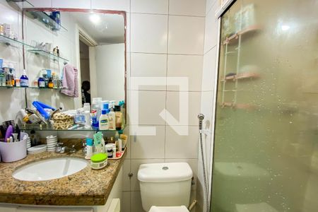 Apartamento à venda com 130m², 3 quartos e 2 vagasBanheiro da suíte