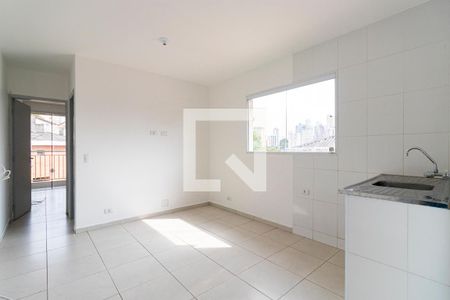 Sala e Cozinha de casa de condomínio para alugar com 1 quarto, 45m² em Vila São José, São Paulo