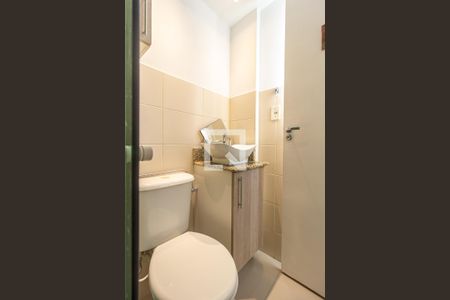 Apartamento para alugar com 54m², 2 quartos e 1 vaga Apartamento para alugar com 54m², 2 quartos e 1 vagaBanheiro da Suíte