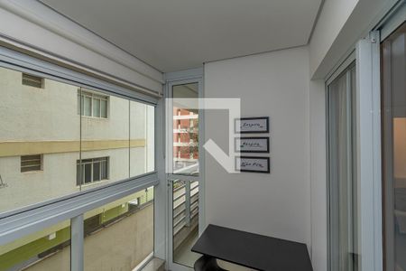 Varanda  de kitnet/studio para alugar com 1 quarto, 43m² em Centro, Campinas
