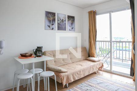 Sala e Cozinha de apartamento para alugar com 1 quarto, 28m² em Água Branca, São Paulo