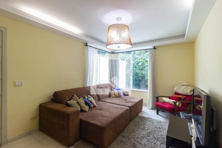 Sala de casa de condomínio para alugar com 4 quartos, 230m² em Jardim Olympia, São Paulo