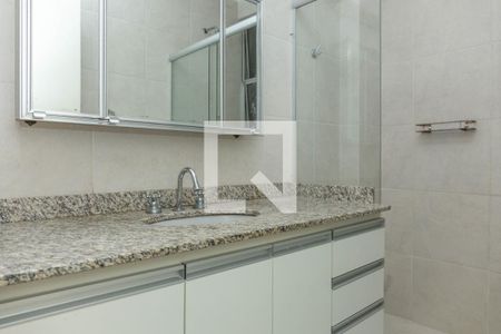 Apartamento à venda com 219m², 3 quartos e 1 vaga Apartamento à venda com 219m², 3 quartos e 1 vagaBanheiro 2