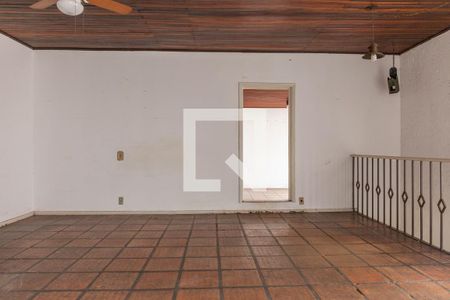 Apartamento à venda com 219m², 3 quartos e 1 vaga Apartamento à venda com 219m², 3 quartos e 1 vagaTerraço