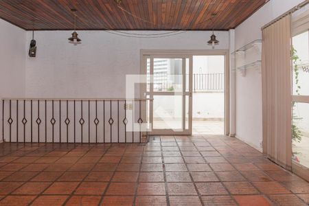 Apartamento à venda com 219m², 3 quartos e 1 vaga Apartamento à venda com 219m², 3 quartos e 1 vagaTerraço