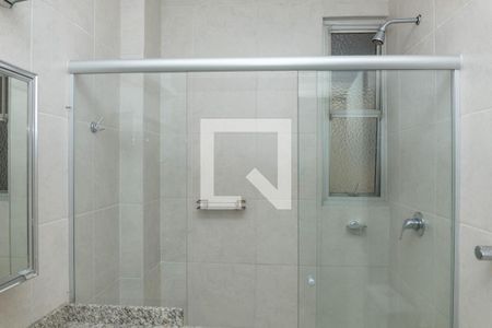 Apartamento à venda com 219m², 3 quartos e 1 vaga Apartamento à venda com 219m², 3 quartos e 1 vagaBanheiro 2