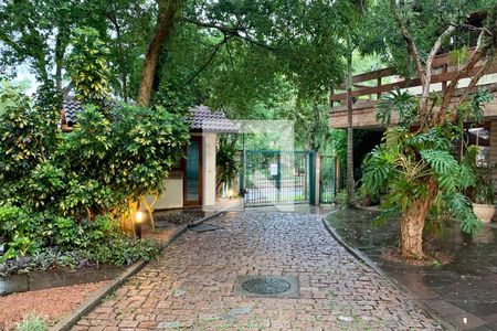 Casa de condomínio à venda com 240m², 3 quartos e 4 vagasÁrea comum