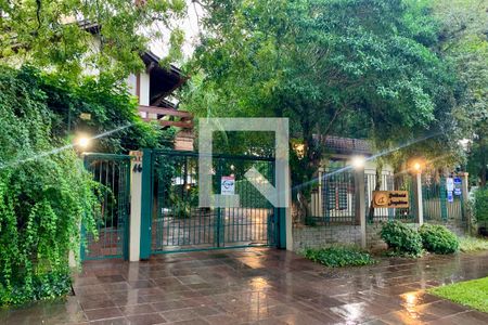 Casa de condomínio à venda com 240m², 3 quartos e 4 vagasFachada