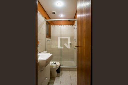 Casa de condomínio à venda com 240m², 3 quartos e 4 vagasBanheiro Corredor