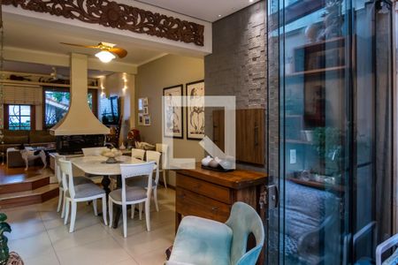 Sala de casa de condomínio à venda com 3 quartos, 240m² em Tristeza, Porto Alegre