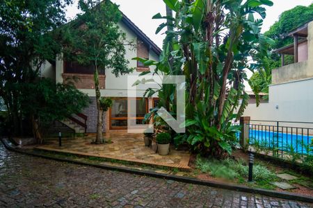 Casa de condomínio à venda com 240m², 3 quartos e 4 vagasÁrea comum