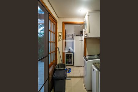 Casa de condomínio à venda com 240m², 3 quartos e 4 vagasÁrea de Serviço