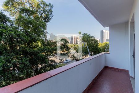 Apartamento para alugar com 177m², 3 quartos e sem vaga Apartamento para alugar com 177m², 3 quartos e sem vagaVaranda dos quartos