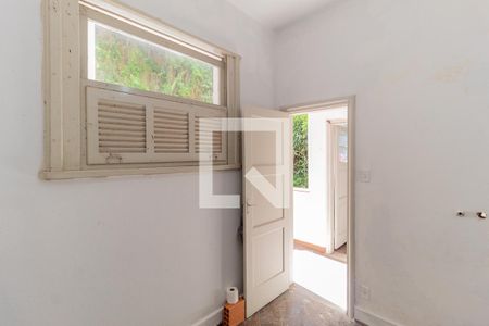 Apartamento para alugar com 177m², 3 quartos e sem vaga Apartamento para alugar com 177m², 3 quartos e sem vagaQuarto de Serviço