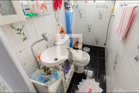 Casa à venda com 240m², 2 quartos e 2 vagas Casa à venda com 240m², 2 quartos e 2 vagasBanheiro