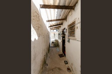 Casa à venda com 240m², 2 quartos e 2 vagas Casa à venda com 240m², 2 quartos e 2 vagasCorredor