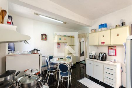 Casa à venda com 240m², 2 quartos e 2 vagas Casa à venda com 240m², 2 quartos e 2 vagasCozinha