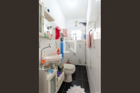 Casa à venda com 240m², 2 quartos e 2 vagas Casa à venda com 240m², 2 quartos e 2 vagasBanheiro