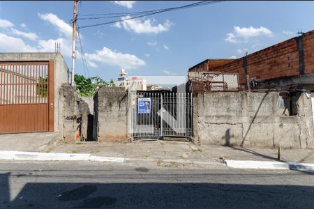 Casa à venda com 240m², 2 quartos e 2 vagas Casa à venda com 240m², 2 quartos e 2 vagasFachada