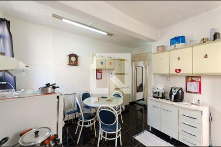 Casa à venda com 240m², 2 quartos e 2 vagas Casa à venda com 240m², 2 quartos e 2 vagasCozinha