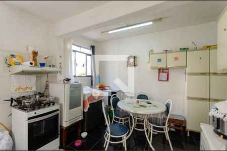 Casa à venda com 240m², 2 quartos e 2 vagas Casa à venda com 240m², 2 quartos e 2 vagasCozinha