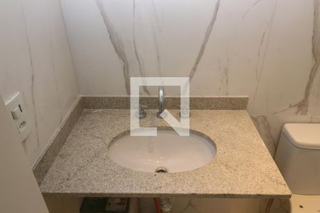 Banheiro de kitnet/studio para alugar com 0 quarto, 31m² em Vila Zilda, São Paulo