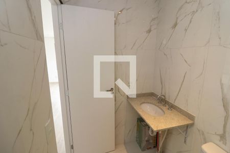 Banheiro de kitnet/studio para alugar com 0 quarto, 31m² em Vila Zilda, São Paulo