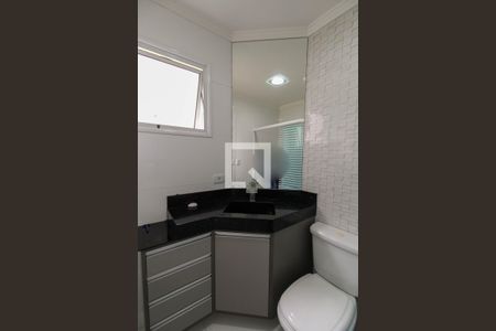 Casa à venda com 180m², 3 quartos e 4 vagasBanheiro Suíte 2