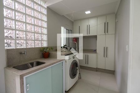 Casa à venda com 180m², 3 quartos e 4 vagasÁrea de Serviço