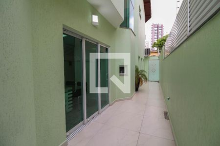 Casa à venda com 180m², 3 quartos e 4 vagasCorredor Externo