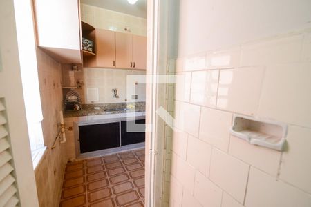 Apartamento à venda com 75m², 3 quartos e sem vaga Apartamento à venda com 75m², 3 quartos e sem vagaBanheiro de serviço