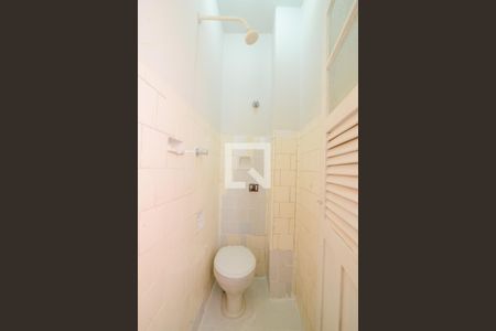 Apartamento à venda com 75m², 3 quartos e sem vaga Apartamento à venda com 75m², 3 quartos e sem vagaBanheiro de serviço