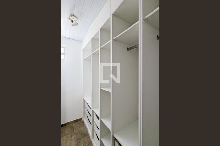 Casa à venda com 175m², 3 quartos e 2 vagas Casa à venda com 175m², 3 quartos e 2 vagasCloset do quarto 3