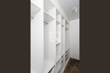 Casa à venda com 175m², 3 quartos e 2 vagas Casa à venda com 175m², 3 quartos e 2 vagasCloset do quarto 3