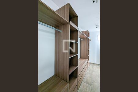 Casa à venda com 175m², 3 quartos e 2 vagas Casa à venda com 175m², 3 quartos e 2 vagasCloset da suíte