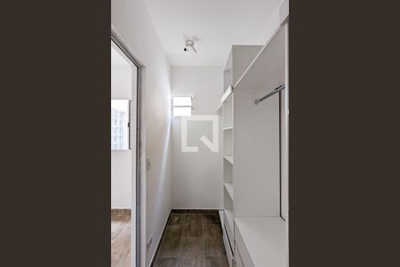 Casa à venda com 175m², 3 quartos e 2 vagas Casa à venda com 175m², 3 quartos e 2 vagasCloset do quarto 2