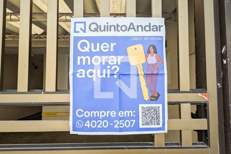 Casa à venda com 175m², 3 quartos e 2 vagas Casa à venda com 175m², 3 quartos e 2 vagasFachada