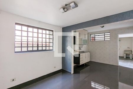 Casa à venda com 175m², 3 quartos e 2 vagas Casa à venda com 175m², 3 quartos e 2 vagasCozinha