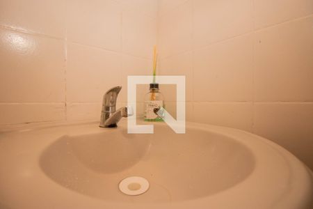 Casa à venda com 329m², 4 quartos e 3 vagas Casa à venda com 329m², 4 quartos e 3 vagasBanheiro Auxiliar