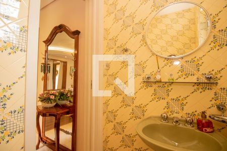 Casa à venda com 329m², 4 quartos e 3 vagas Casa à venda com 329m², 4 quartos e 3 vagasLavabo