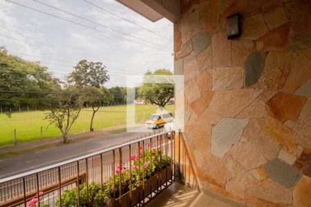 Casa à venda com 329m², 4 quartos e 3 vagas Casa à venda com 329m², 4 quartos e 3 vagasVaranda da Sala
