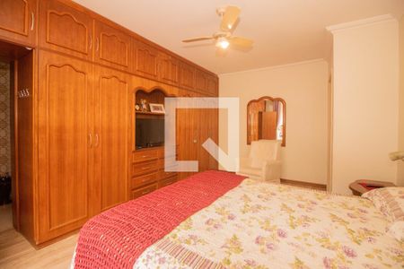 Casa à venda com 329m², 4 quartos e 3 vagas Casa à venda com 329m², 4 quartos e 3 vagasSuíte