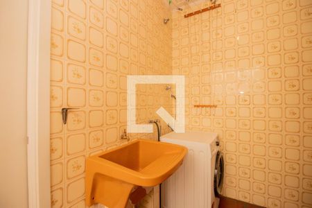Casa à venda com 329m², 4 quartos e 3 vagas Casa à venda com 329m², 4 quartos e 3 vagasÁrea de Serviço