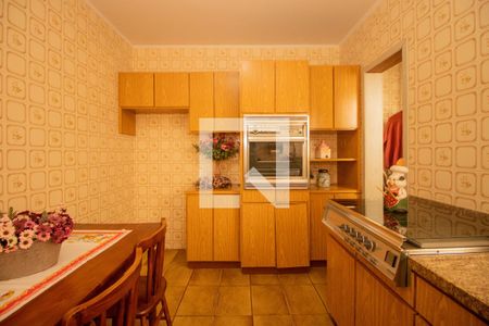 Casa à venda com 329m², 4 quartos e 3 vagas Casa à venda com 329m², 4 quartos e 3 vagasCozinha