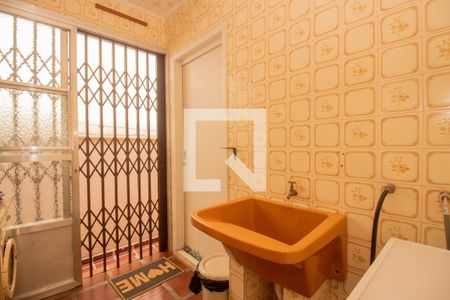Casa à venda com 329m², 4 quartos e 3 vagas Casa à venda com 329m², 4 quartos e 3 vagasÁrea de Serviço