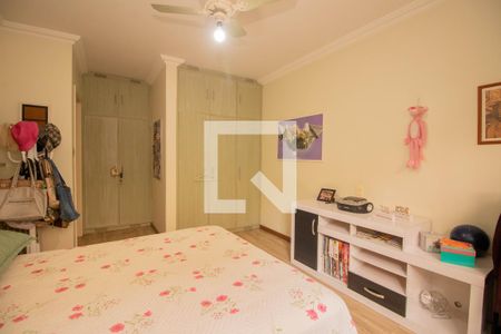 Casa à venda com 329m², 4 quartos e 3 vagas Casa à venda com 329m², 4 quartos e 3 vagasQuarto 2
