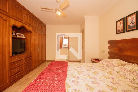Casa à venda com 329m², 4 quartos e 3 vagas Casa à venda com 329m², 4 quartos e 3 vagasSuíte