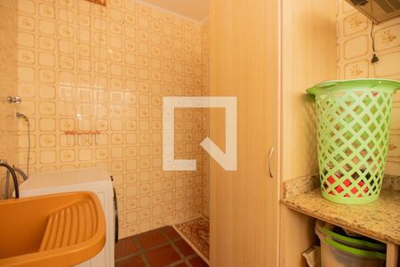 Casa à venda com 329m², 4 quartos e 3 vagas Casa à venda com 329m², 4 quartos e 3 vagasÁrea de Serviço