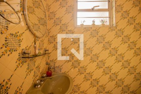 Casa à venda com 329m², 4 quartos e 3 vagas Casa à venda com 329m², 4 quartos e 3 vagasLavabo