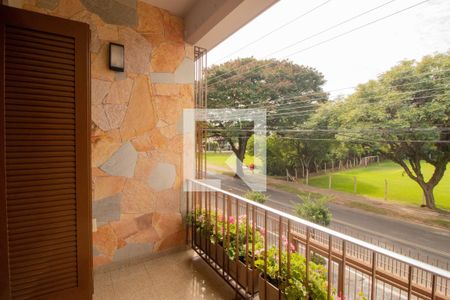 Casa à venda com 329m², 4 quartos e 3 vagas Casa à venda com 329m², 4 quartos e 3 vagasVaranda da Sala